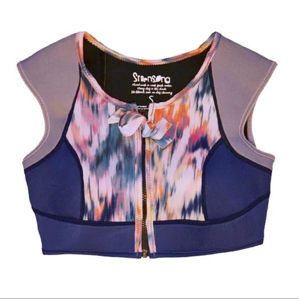 Sirensong wetsuit crop top
The cutest, BNWOT
Small, retails $98